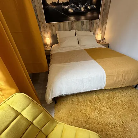 24h Legend - House 10 People With Private Terrace Casa vacanze Le Mans