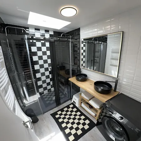 24h Legend - House 10 People With Private Terrace *