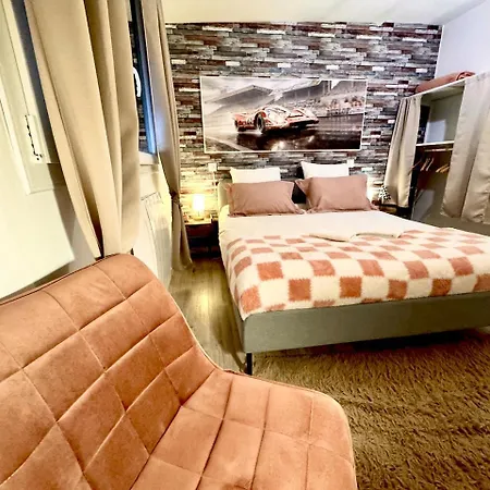 24h Legend - House 10 People With Private Terrace Casa vacanze Le Mans