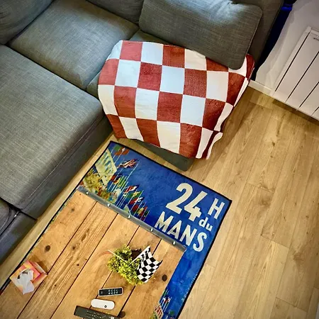 24h Legend - House 10 People With Private Terrace بيت للعطل لو مان