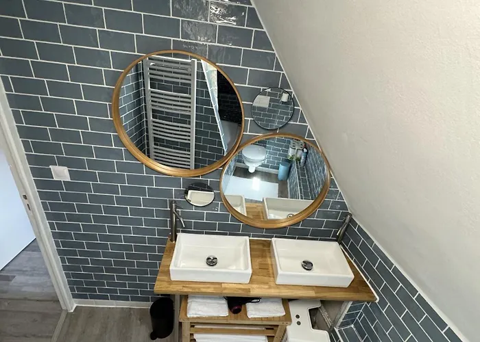 24h Legend - House 10 People With Private Terrace Vakantiehuis Le Mans